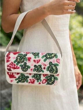 NWT Alessia Bianchi, d'margeaux New York collection beaded turtle bag